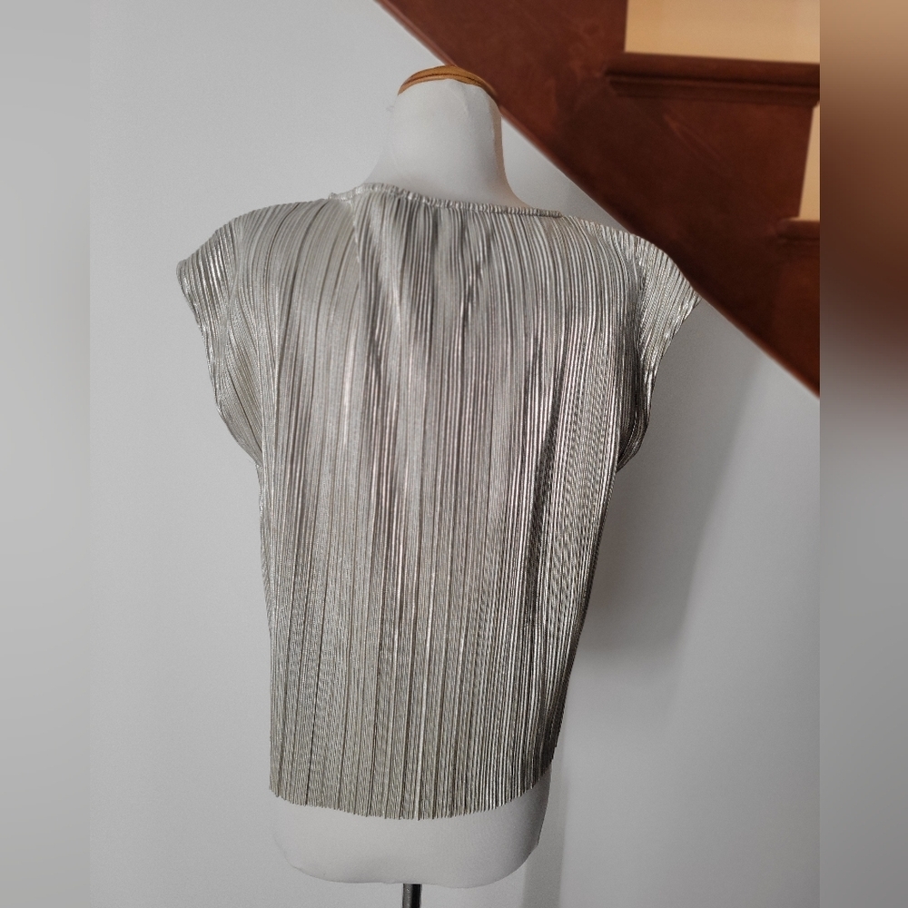 Evereve mia plisse top ribbed pleated silver cap sleeve Size S New - Picture 6 of 6